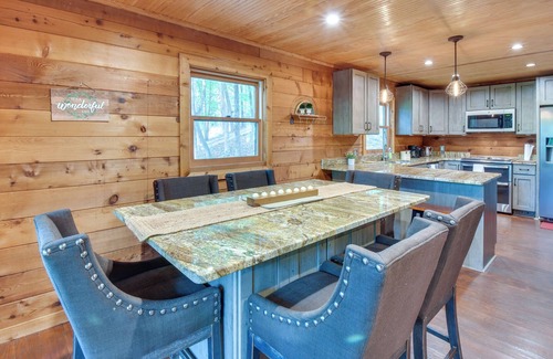 Chickasaw Point Cabin | Waterfront Westminster Cabin w/ Private Dock