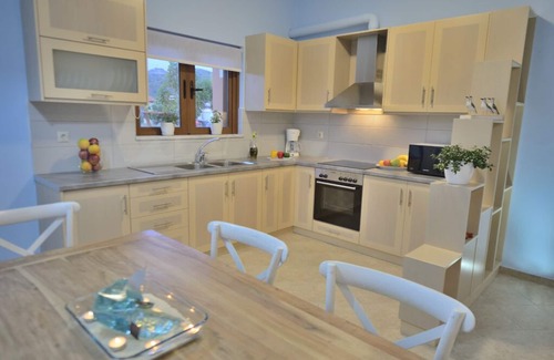 Nopigia Apartment | Waterfront with Extraordinary View, Pasithea