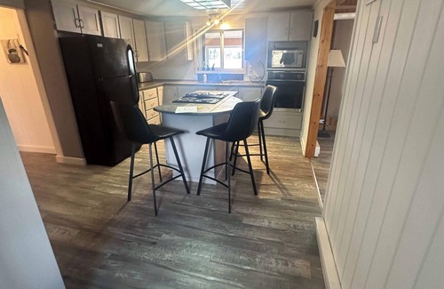 Cayamant House | Waterfront with Spa - Havre de l'Auror