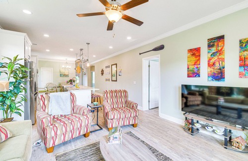 Elberta House | Waterfront Wolf Bay Home w/Private Boathouse!