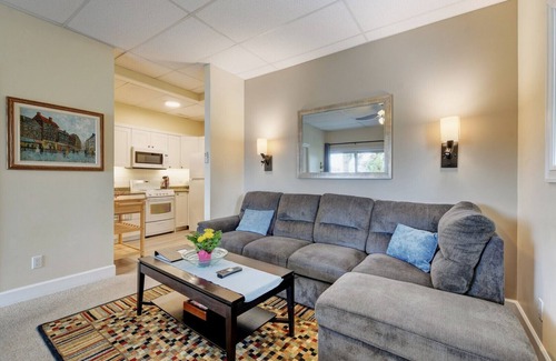 Brentwood Bay House | Waterfront Wonderland: Your 2-Bedroom Oasis in Brentwood Bay