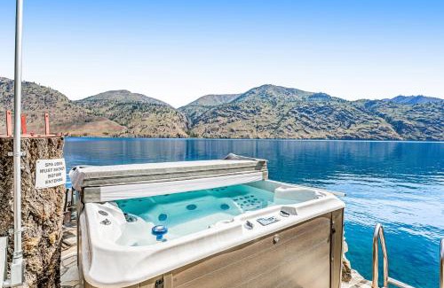 Chelan House | Waterfront Wonderland