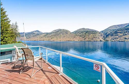 Chelan House | Waterfront Wonderland