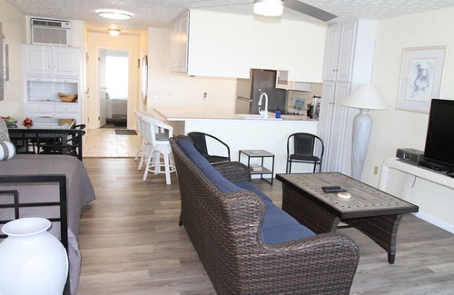 Port Clinton Condo | Waterfronts II - 1st FL, UNOBSTRUCTED VIEWS - Pool open til 10/6/25.