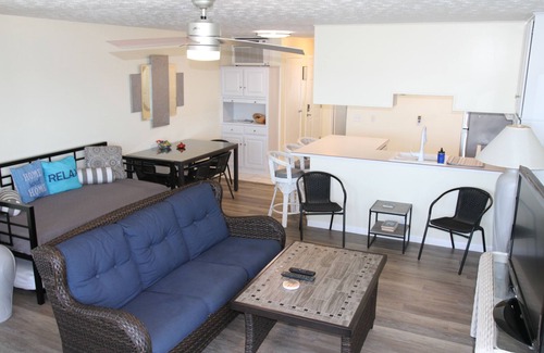 Port Clinton Condo | Waterfronts II - 1st FL, UNOBSTRUCTED VIEWS - Pool open til 10/6/25.