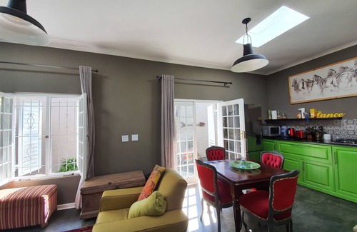 Waterkloof Cottage | Waterhouse Guest Lodges 202 Lawley Street