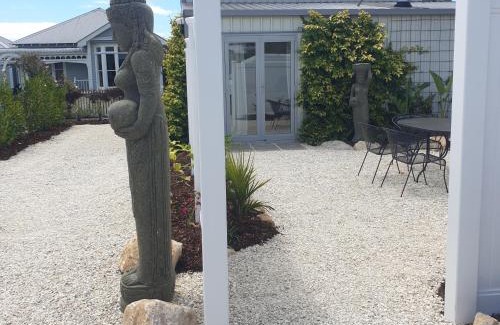 Upper Moutere House | Waterlily Guesthouse Māpua