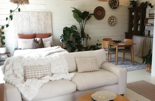 Upper Moutere House | Waterlily Guesthouse Māpua