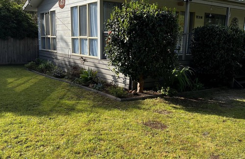 Rhyll House | Waterloo cottage- Picturesque fishing village-comfy 3 BR, 1 bathroom. Free Wifi