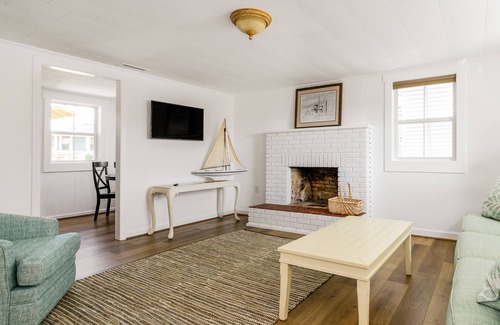 Manteo Cottage | Watermans Cottage