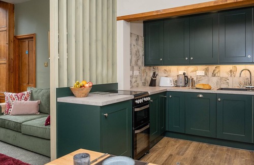 Watermouth Cottage | WATERMOUTH CASTLE, BASSETT APARTMENT, pet friendly in Ilfracombe