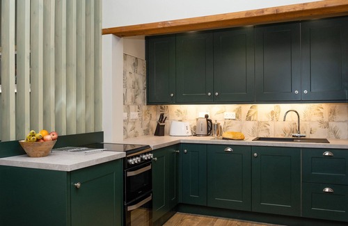 Watermouth Cottage | WATERMOUTH CASTLE, BASSETT APARTMENT, pet friendly in Ilfracombe