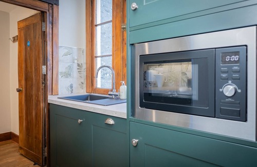 Watermouth Cottage | WATERMOUTH CASTLE, WEST TOWER APARTMENT, pet friendly in Ilfracombe