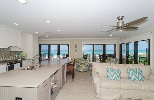 Holmes Beach Condo | Waters Edge 110N by Duncan Real Estate