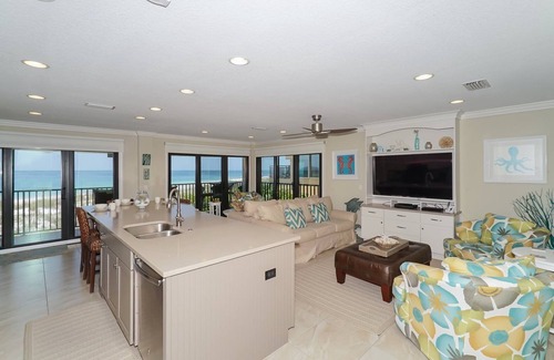 Holmes Beach Condo | Waters Edge 110N by Duncan Real Estate