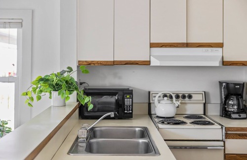 Traverse City Condo | Waters Edge Condo 9 - Renovated Bathroom in 2025!