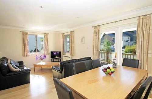 Falmouth Cottage | WATERS EDGE, family friendly, with a garden in Falmouth