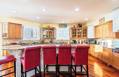 Ventnor City House | Water’s Edge - Pool House on the Bay
