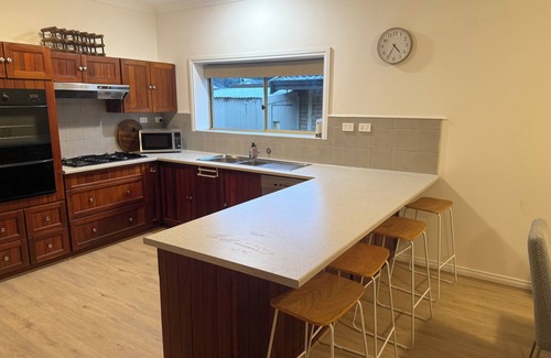 Bouvard House | Waters edge retreat, come and relax on the estuary