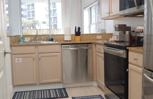 Fort Walton Beach Condo | WATERS EDGE unit 101- Heated pool and beach service included March- October