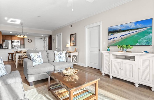 Fort Walton Beach Condo | Waterscape A616 ~ Gulf View ~ Top Floor 2BR ~ Pool