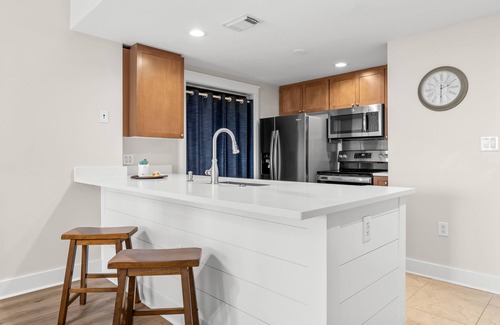 Fort Walton Beach Condo | Waterscape A616 ~ Gulf View ~ Top Floor 2BR ~ Pool