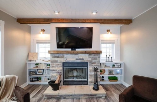 Bass Lake House | Waterscape - Luxury Lake House