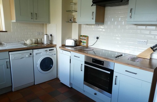 Mawgan Cottage | Waterside 16c Cottage Helford river: boat, garden, parking, no neighbours, view.