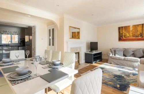 Abingdon House | Waterside 4BR on Abingdon Marina Access Oxford