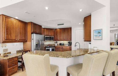 South Island Condo | Waterside #835: Bayscape Bliss 3BR/2BA Condo w/Pool!