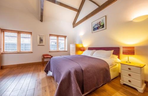 Fakenham House | Waterside Barn