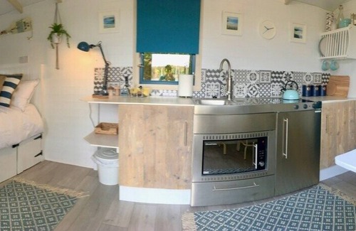 Hamble-le-Rice Apartment | Waterside Cabin - River Hamble