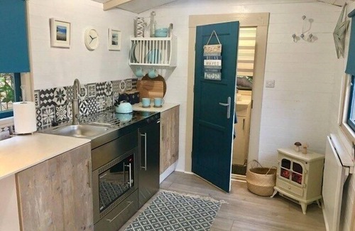 Hamble-le-Rice Apartment | Waterside Cabin - River Hamble