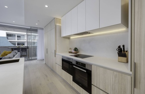 Newcastle West Apartment | Waterside - Chic Living-Views-CBD-Free Parking