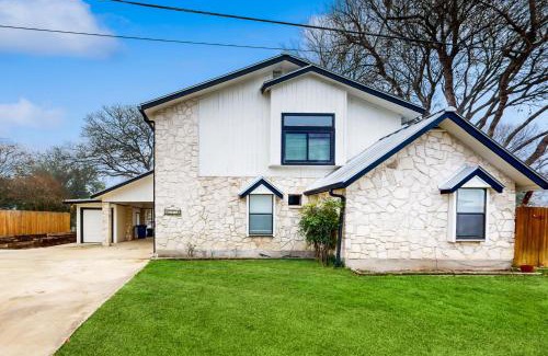 New Braunfels House | Waterside Haven