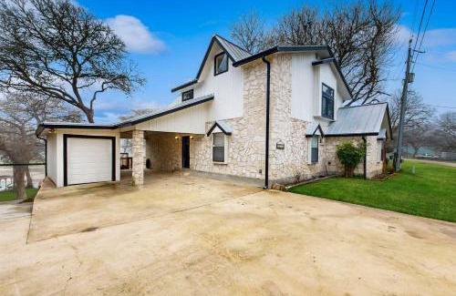 New Braunfels House | Waterside Haven