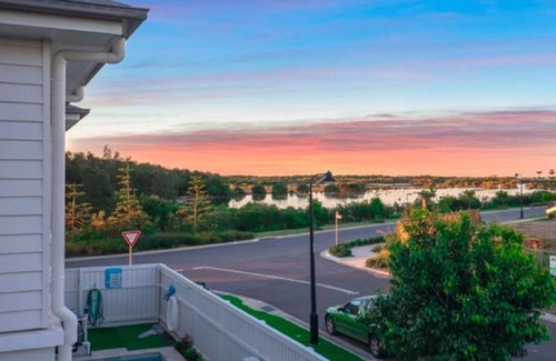 Rothwell House | Waterside holiday