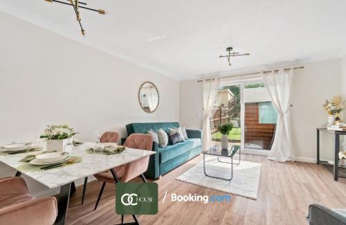 Gillingham House | Waterside House By OC House Short Lets & Serviced Accommodation Gillingham, Ramsgate, Folkestone With Beautiful River View