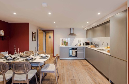 Bristol Floating Harbour Apartment | Waterside Living I Luxe Apartments