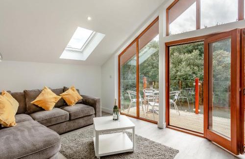 Rastrick House | Waterside Lodge Five -Uk38263