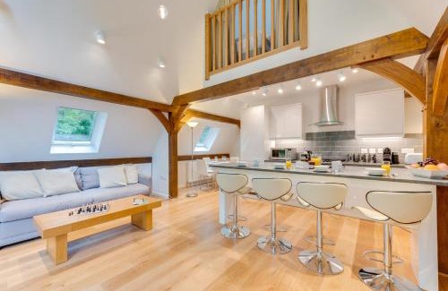 Ewhurst Green House | Waterside Lodge