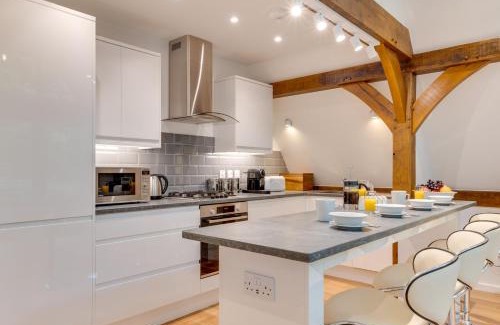 Ewhurst Green House | Waterside Lodge