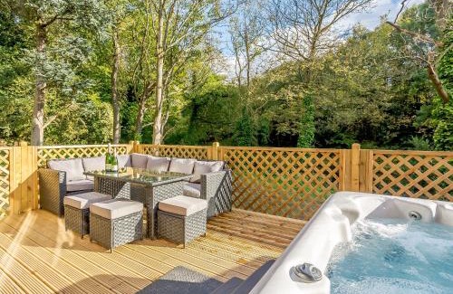Rastrick House | Waterside Lodge One - Uk33351