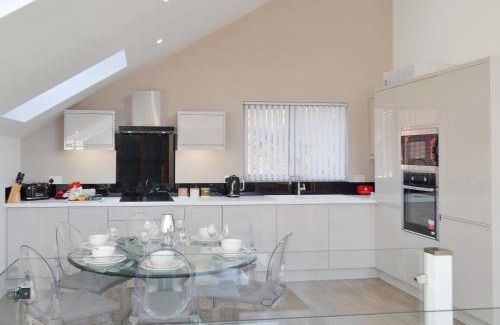 Rastrick House | Waterside Lodge Sixteen - Uk13038