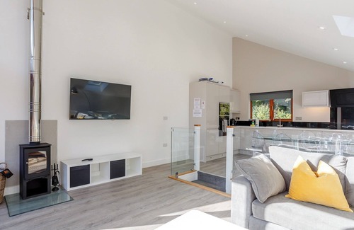 Rastrick Cottage | Waterside Lodge Three - UK33350