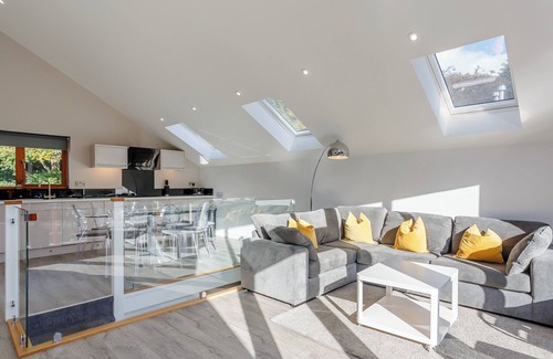 Rastrick Cottage | Waterside Lodge Three - UK33350