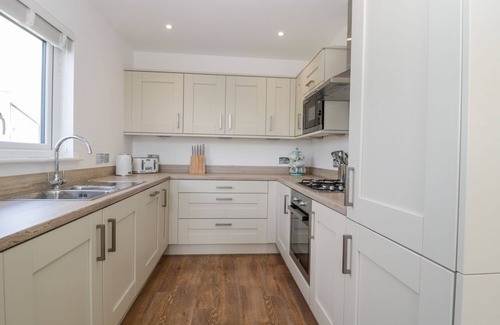 Beadnell House | WATERSIDE, pet friendly, country holiday cottage in Beadnell