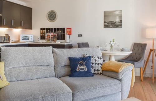 Tewitfield House | Waterside Retreat