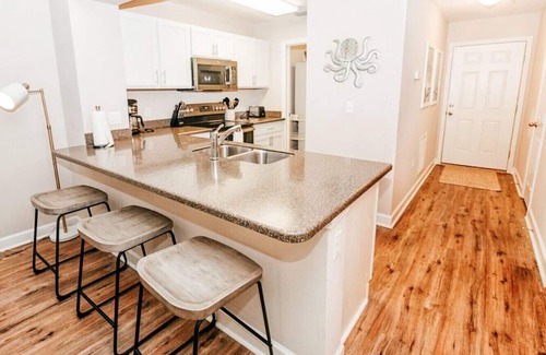 Waterside Village Condo | Waterside Unit 107 Poolside Condo