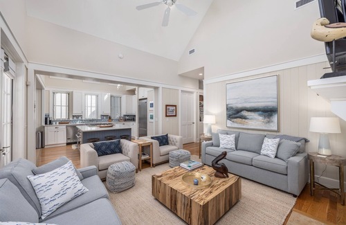 WaterSound Beach House | Watersound Beach Cottage! Close to Beach and Pool! Perfect Family Getaway!